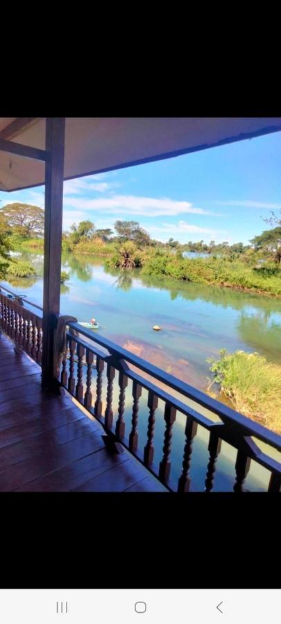 Riverside Bungalow Ban Dondét Екстериор снимка