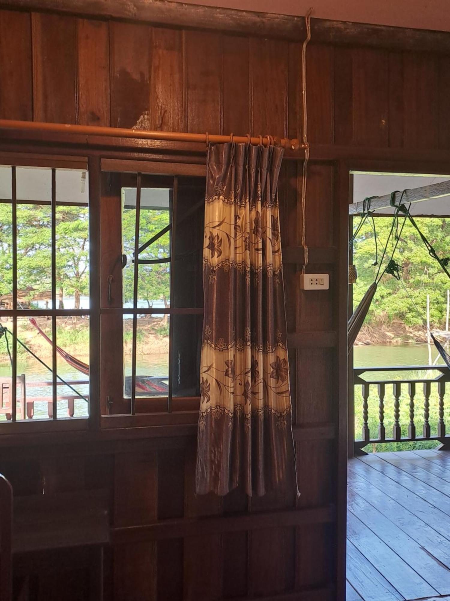 Riverside Bungalow Ban Dondét Екстериор снимка